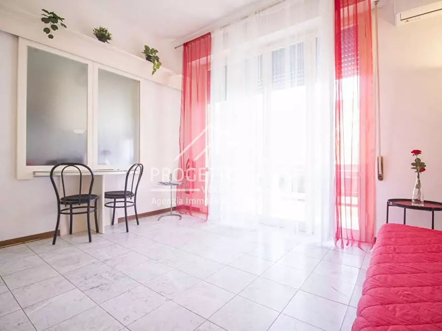 Immagine 11 di Appartamento in vendita  in VIA BEZZEGA a Viareggio