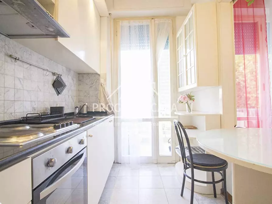 Immagine 14 di Appartamento in vendita  in VIA BEZZEGA a Viareggio