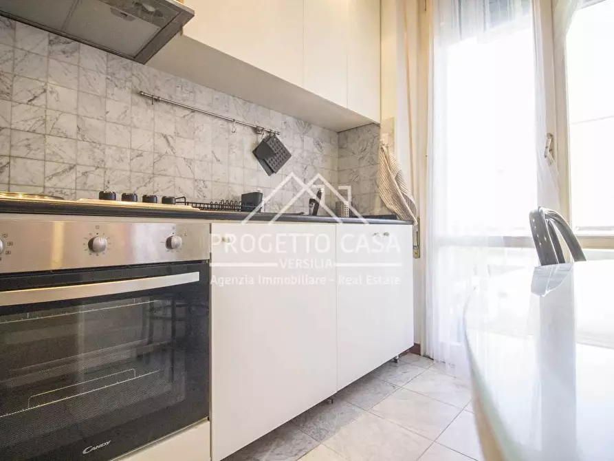 Immagine 17 di Appartamento in vendita  in VIA BEZZEGA a Viareggio