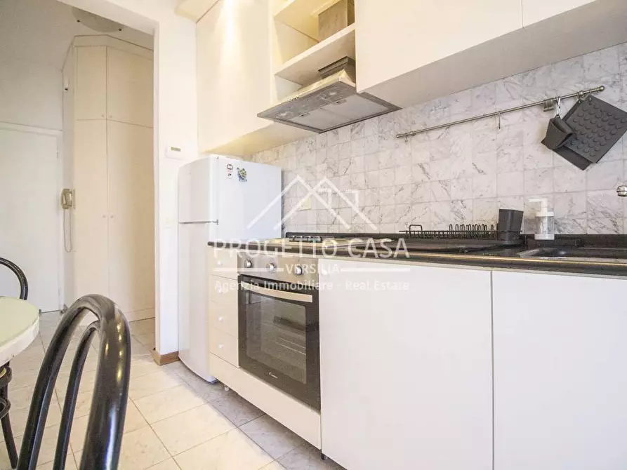 Immagine 21 di Appartamento in vendita  in VIA BEZZEGA a Viareggio