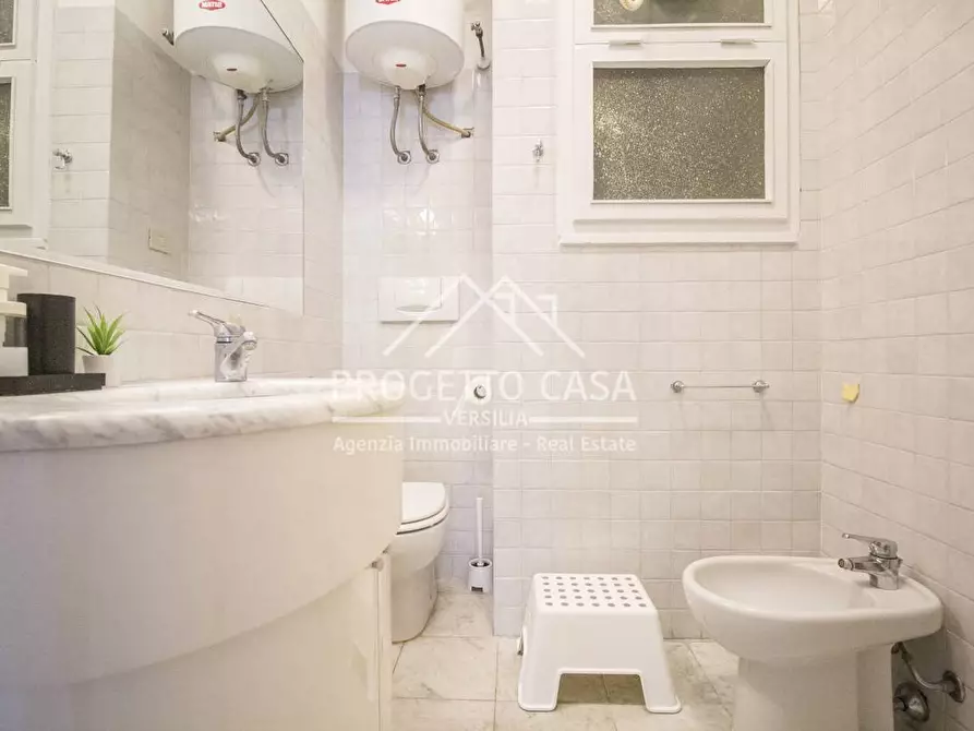 Immagine 31 di Appartamento in vendita  in VIA BEZZEGA a Viareggio