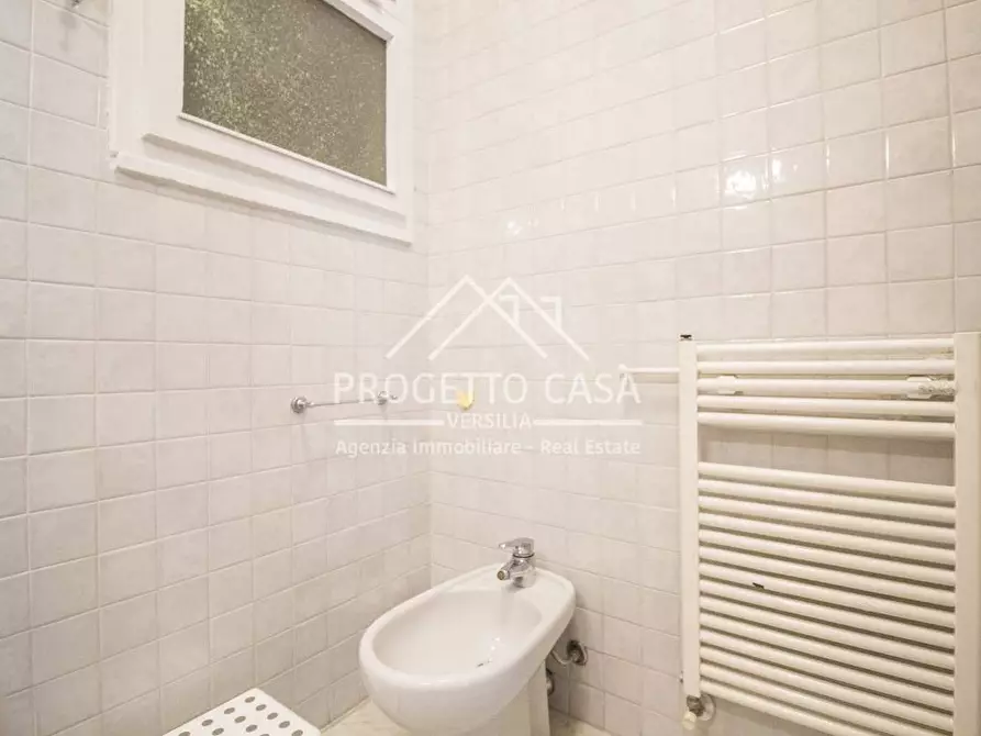 Immagine 32 di Appartamento in vendita  in VIA BEZZEGA a Viareggio