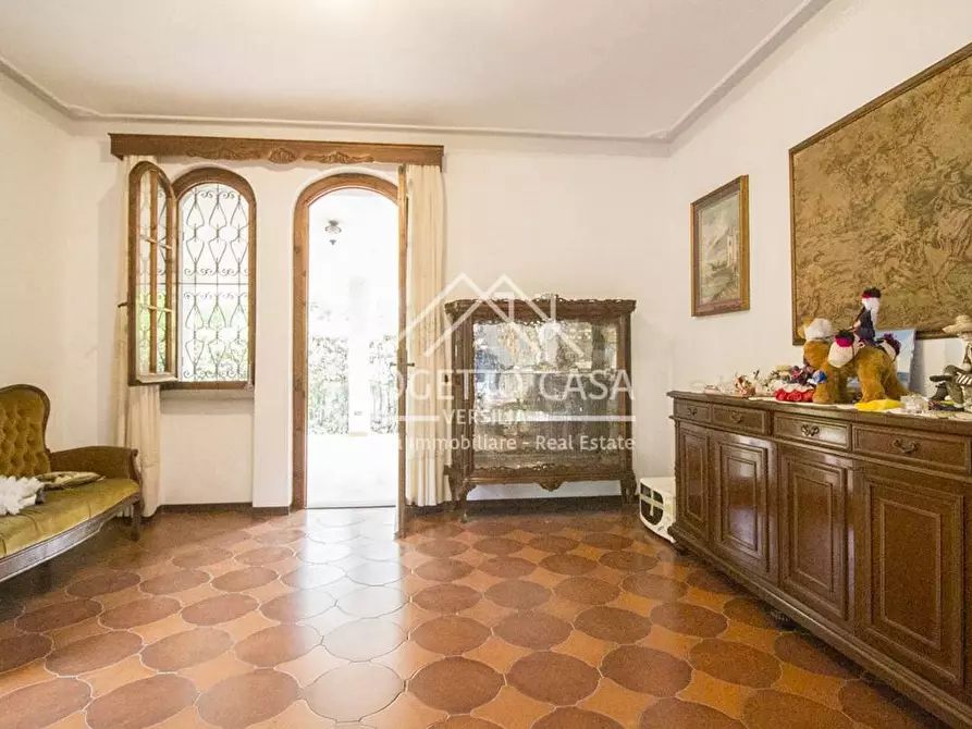 Immagine 2 di Casa indipendente in vendita  in VIA BOHEME a Viareggio