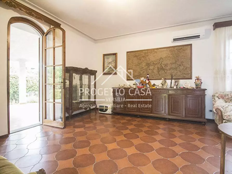 Immagine 4 di Casa indipendente in vendita  in VIA BOHEME a Viareggio