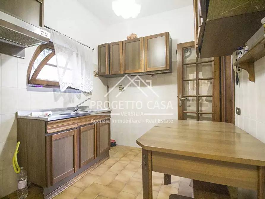 Immagine 20 di Casa indipendente in vendita  in VIA BOHEME a Viareggio