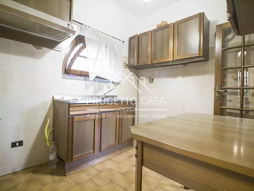 Immagine 21 di Casa indipendente in vendita  in VIA BOHEME a Viareggio