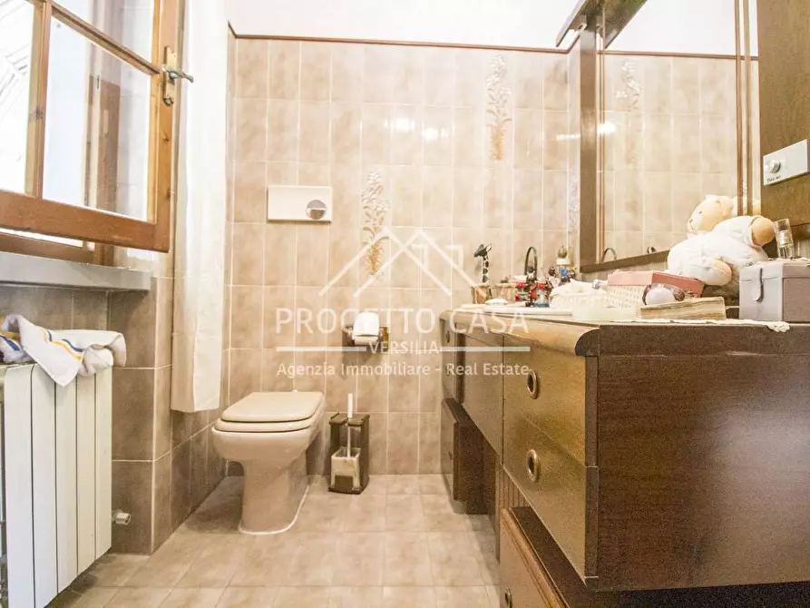 Immagine 40 di Casa indipendente in vendita  in VIA BOHEME a Viareggio