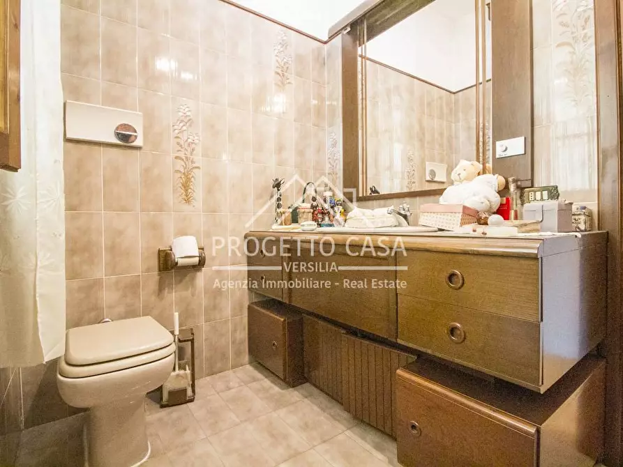 Immagine 41 di Casa indipendente in vendita  in VIA BOHEME a Viareggio