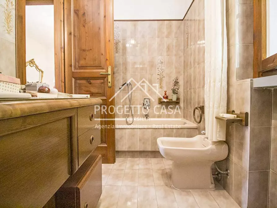 Immagine 42 di Casa indipendente in vendita  in VIA BOHEME a Viareggio