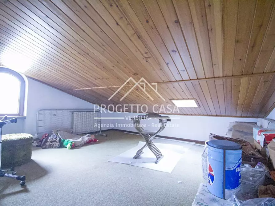 Immagine 50 di Casa indipendente in vendita  in VIA BOHEME a Viareggio