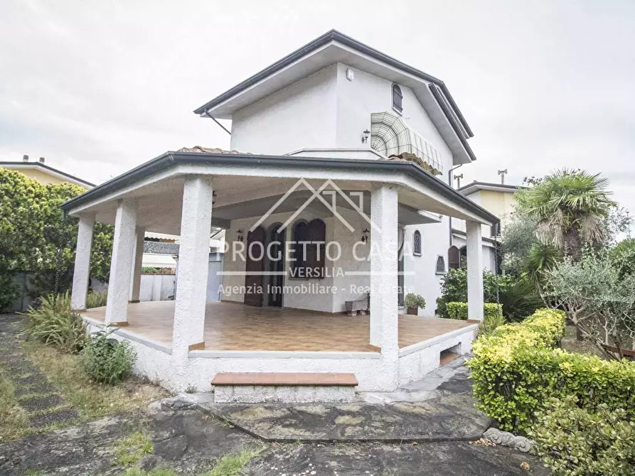 Immagine 52 di Casa indipendente in vendita  in VIA BOHEME a Viareggio