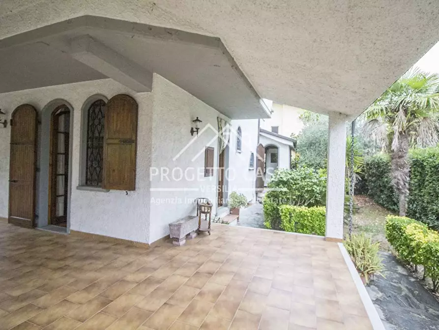 Immagine 55 di Casa indipendente in vendita  in VIA BOHEME a Viareggio