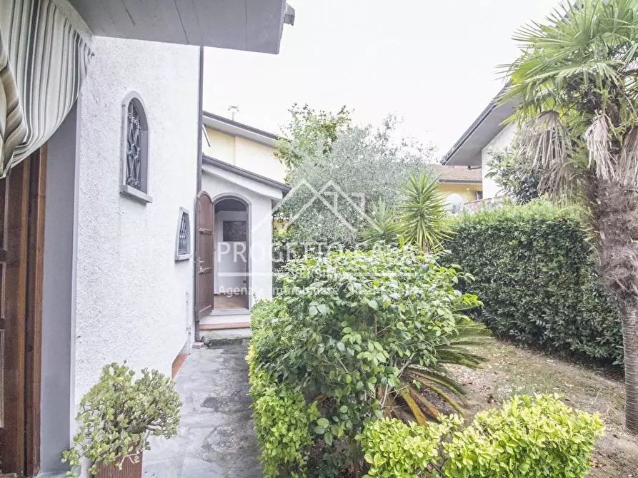 Immagine 57 di Casa indipendente in vendita  in VIA BOHEME a Viareggio