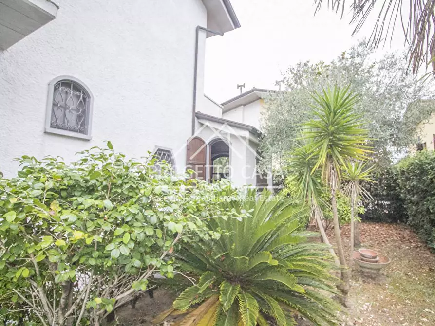 Immagine 58 di Casa indipendente in vendita  in VIA BOHEME a Viareggio