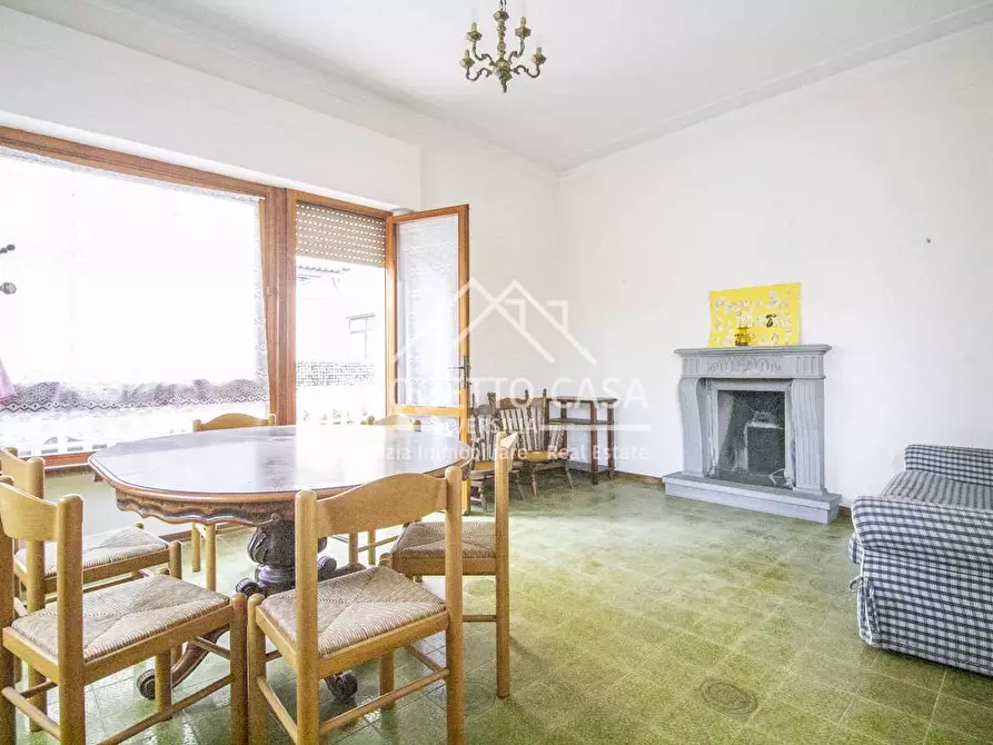 Immagine 1 di Casa indipendente in vendita  in VIA ARRIGHI a Viareggio