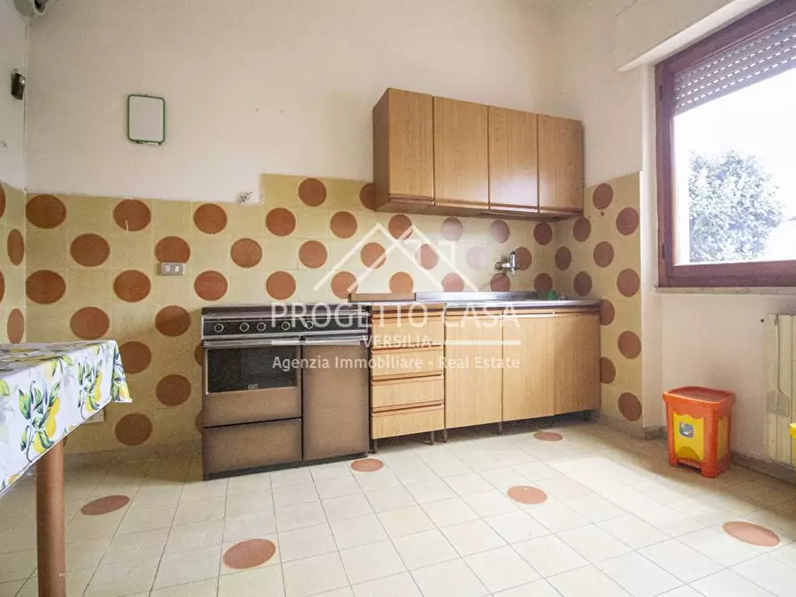 Immagine 10 di Casa indipendente in vendita  in VIA ARRIGHI a Viareggio