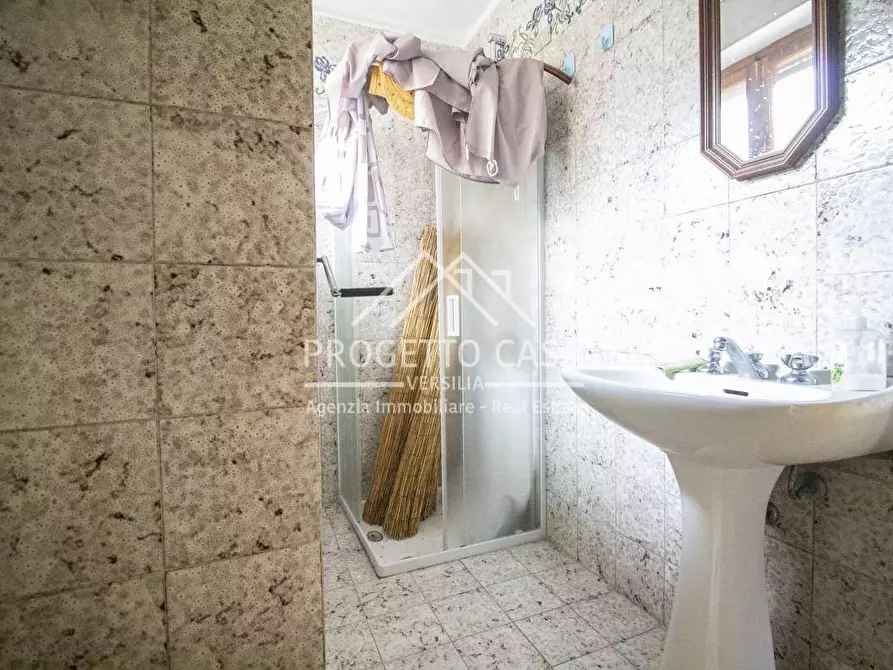 Immagine 15 di Casa indipendente in vendita  in VIA ARRIGHI a Viareggio