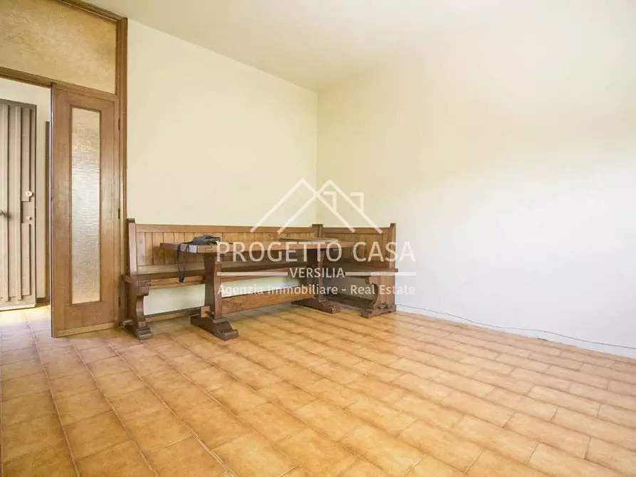 Immagine 3 di Appartamento in vendita  in VIA FRANCO ALFANO a Viareggio