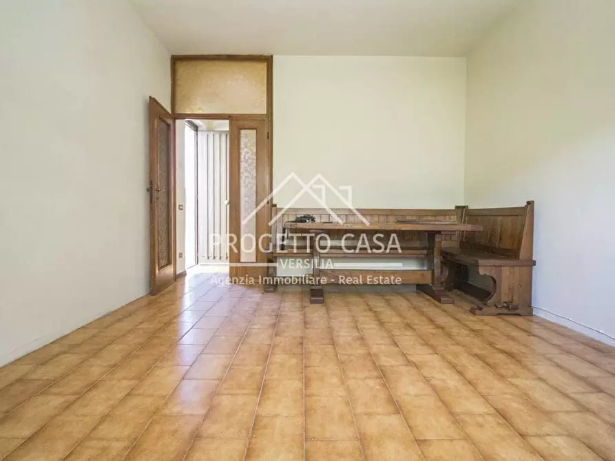 Immagine 5 di Appartamento in vendita  in VIA FRANCO ALFANO a Viareggio