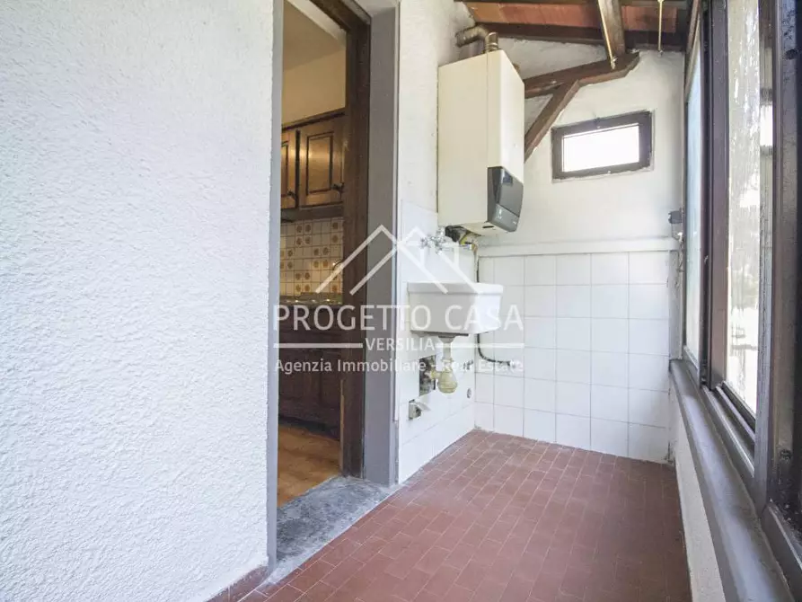 Immagine 11 di Appartamento in vendita  in VIA FRANCO ALFANO a Viareggio