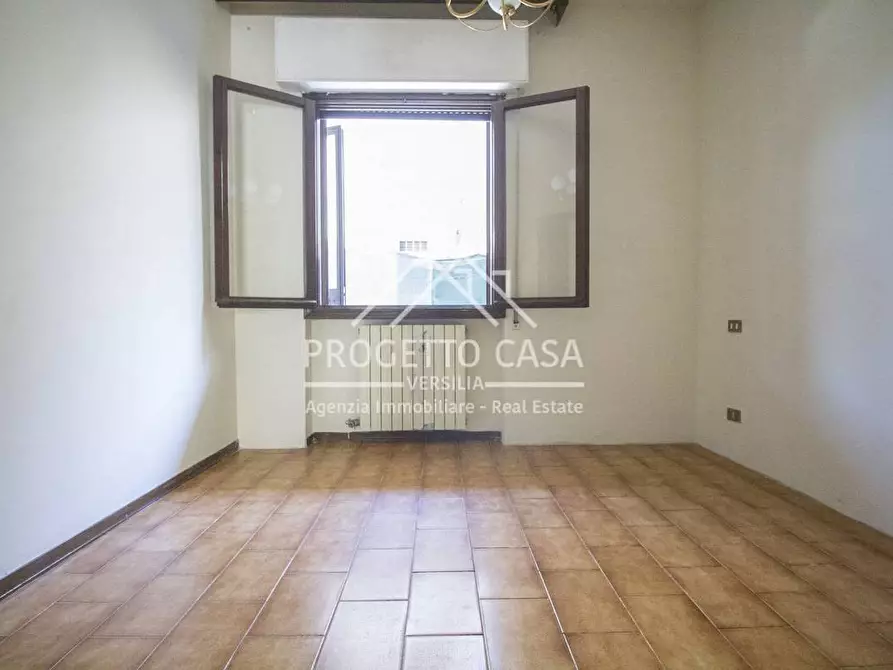 Immagine 17 di Appartamento in vendita  in VIA FRANCO ALFANO a Viareggio