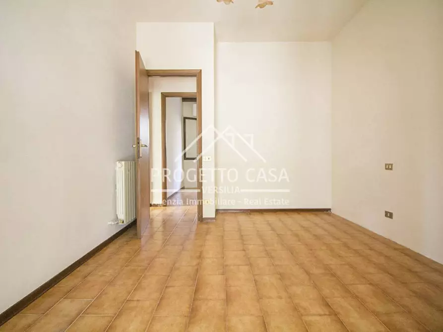 Immagine 23 di Appartamento in vendita  in VIA FRANCO ALFANO a Viareggio