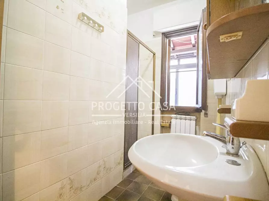 Immagine 26 di Appartamento in vendita  in VIA FRANCO ALFANO a Viareggio