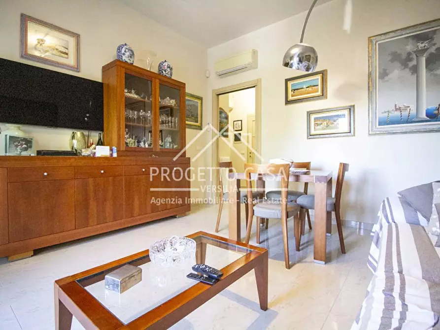 Immagine 8 di Appartamento in vendita  in VIA FORLI a Viareggio