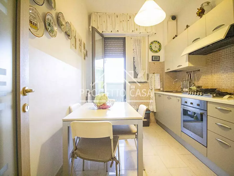 Immagine 9 di Appartamento in vendita  in VIA FORLI a Viareggio