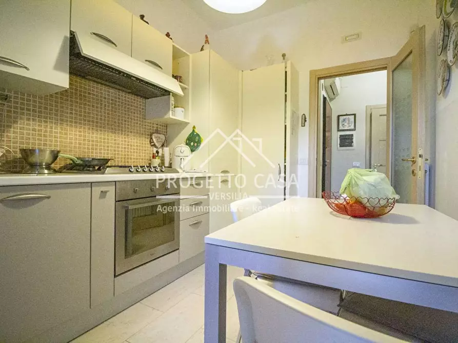 Immagine 14 di Appartamento in vendita  in VIA FORLI a Viareggio