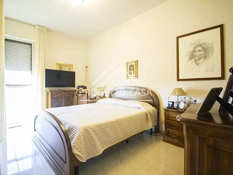 Immagine 21 di Appartamento in vendita  in VIA FORLI a Viareggio