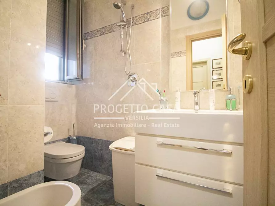 Immagine 32 di Appartamento in vendita  in VIA FORLI a Viareggio