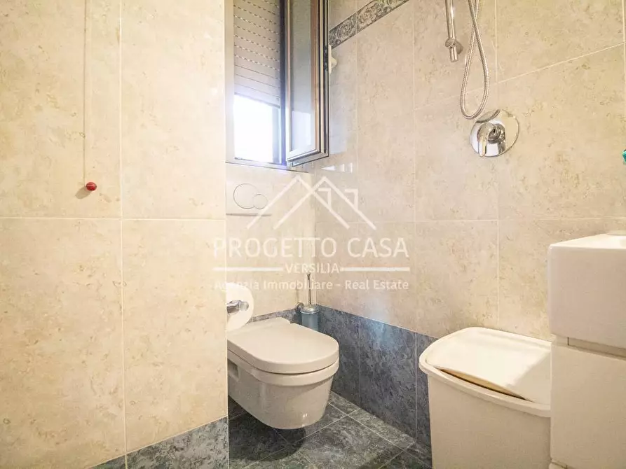 Immagine 34 di Appartamento in vendita  in VIA FORLI a Viareggio