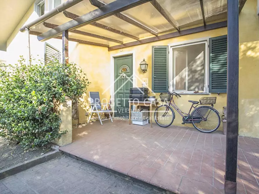 Immagine 2 di Casa indipendente in vendita  in VIA BEPPINO COSCI a Massarosa
