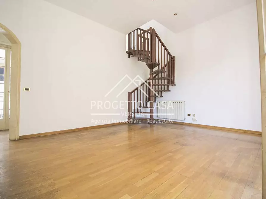 Immagine 4 di Casa indipendente in vendita  in via vespucci a Viareggio