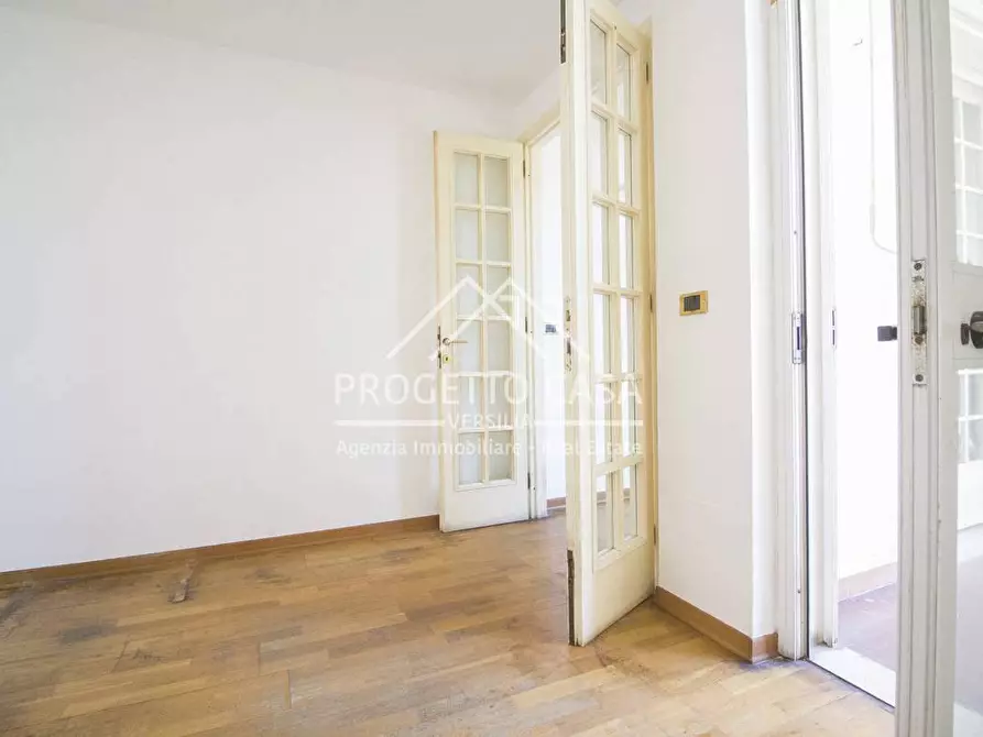 Immagine 10 di Casa indipendente in vendita  in via vespucci a Viareggio