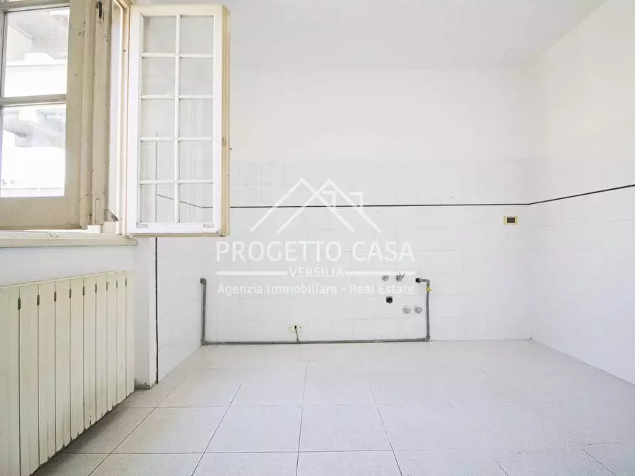 Immagine 11 di Casa indipendente in vendita  in via vespucci a Viareggio