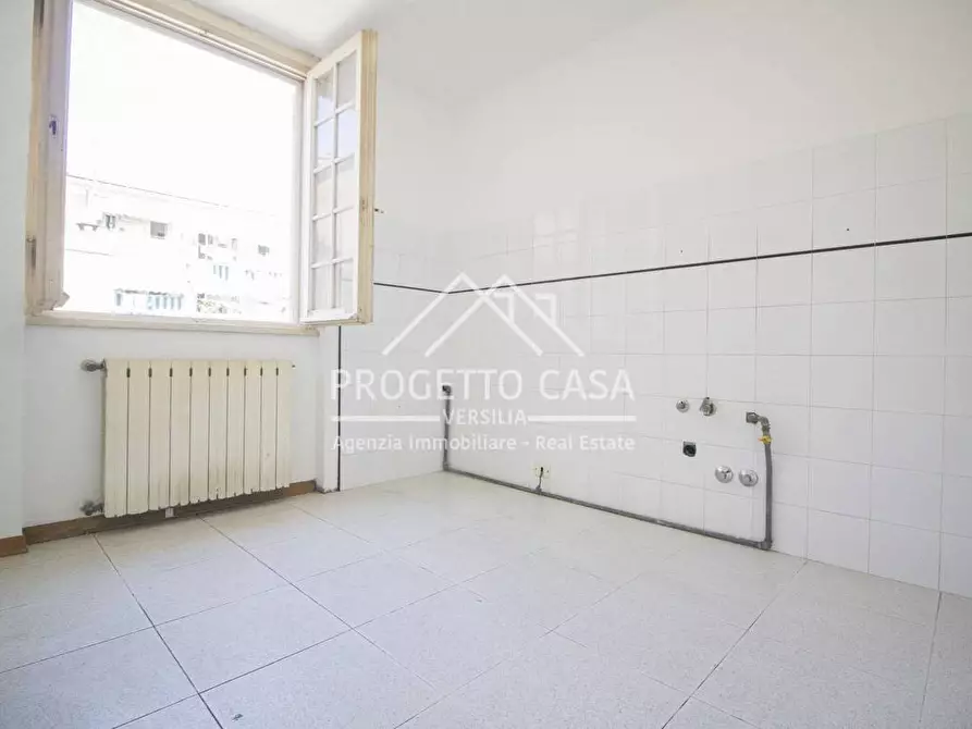 Immagine 12 di Casa indipendente in vendita  in via vespucci a Viareggio