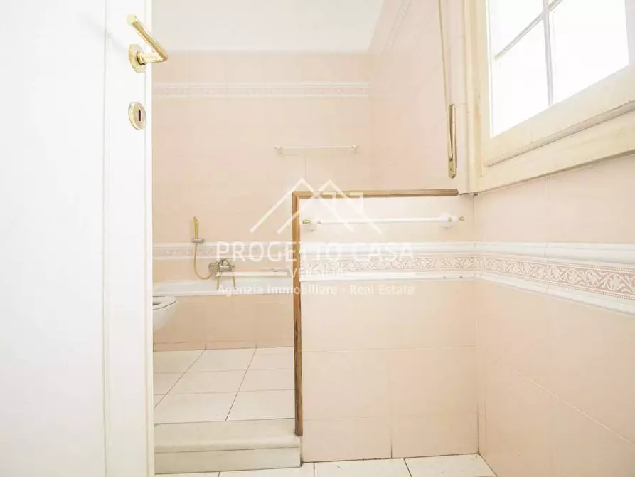 Immagine 30 di Casa indipendente in vendita  in via vespucci a Viareggio