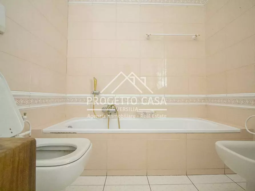 Immagine 33 di Casa indipendente in vendita  in via vespucci a Viareggio