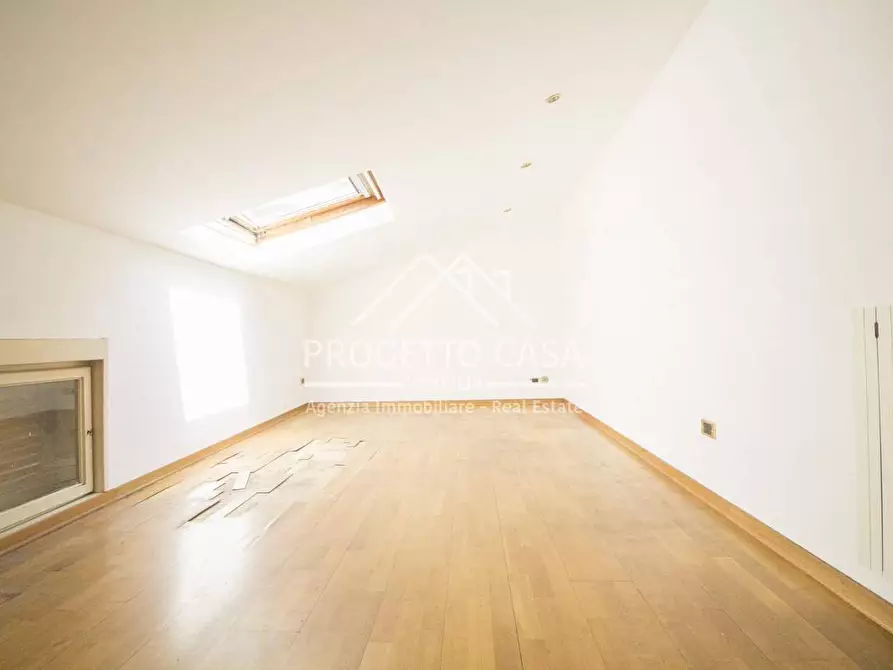 Immagine 36 di Casa indipendente in vendita  in via vespucci a Viareggio