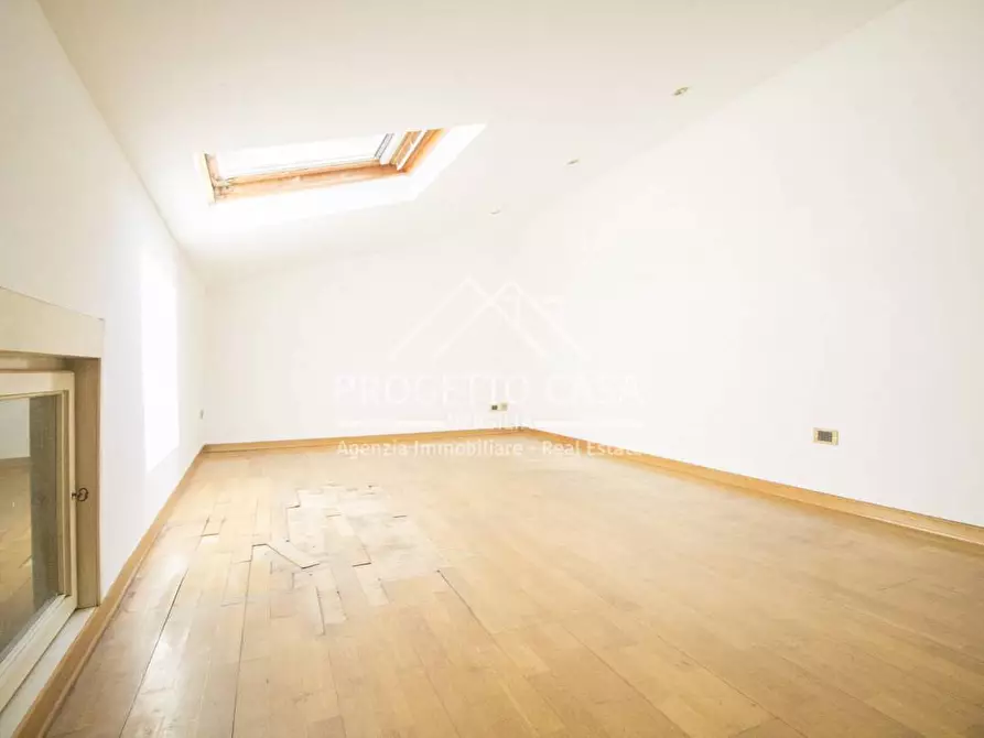 Immagine 38 di Casa indipendente in vendita  in via vespucci a Viareggio