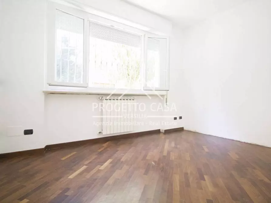 Immagine 41 di Casa indipendente in vendita  in via vespucci a Viareggio