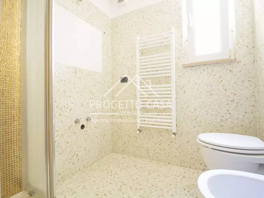 Immagine 50 di Casa indipendente in vendita  in via vespucci a Viareggio