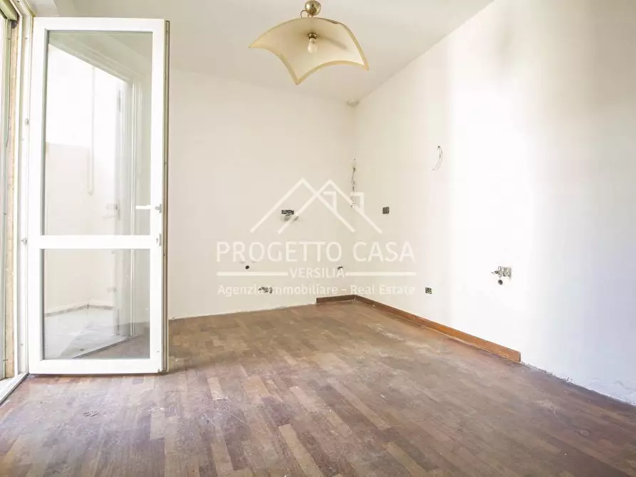 Immagine 53 di Casa indipendente in vendita  in via vespucci a Viareggio