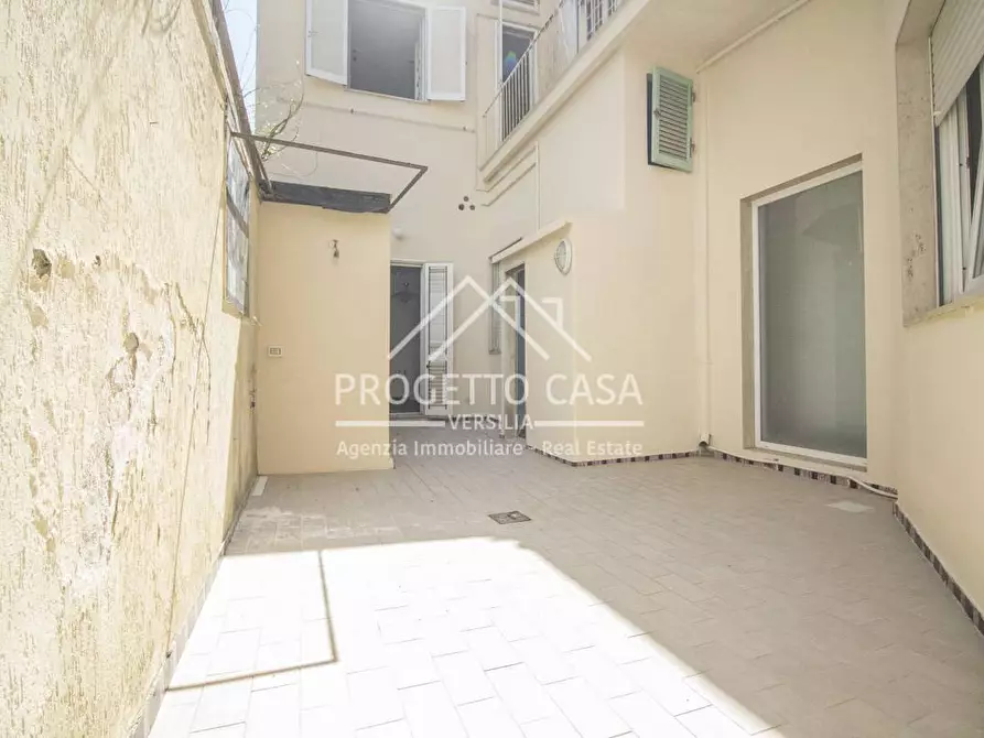 Immagine 59 di Casa indipendente in vendita  in via vespucci a Viareggio