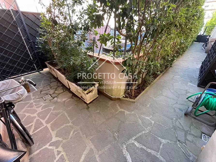 Immagine 3 di Casa indipendente in vendita  in via colombo a Viareggio