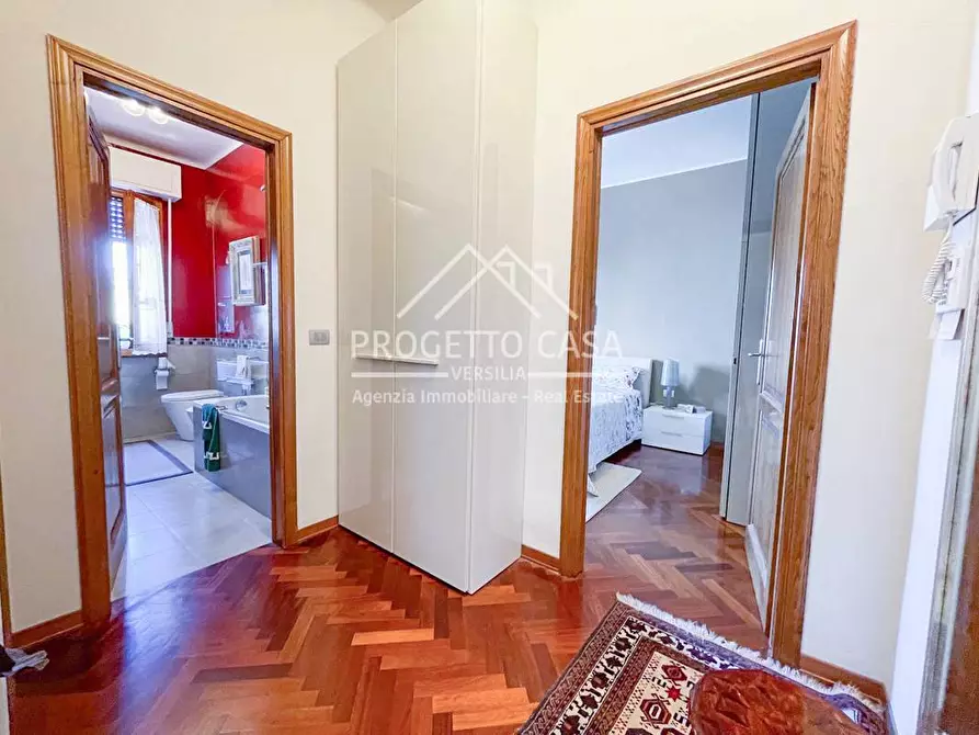 Immagine 5 di Casa indipendente in vendita  in via colombo a Viareggio