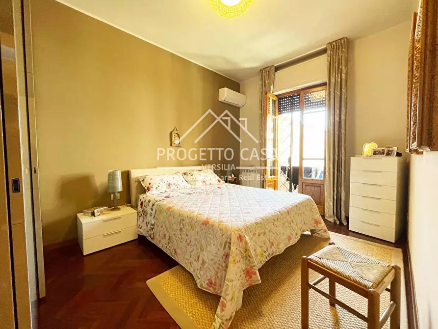 Immagine 10 di Casa indipendente in vendita  in via colombo a Viareggio