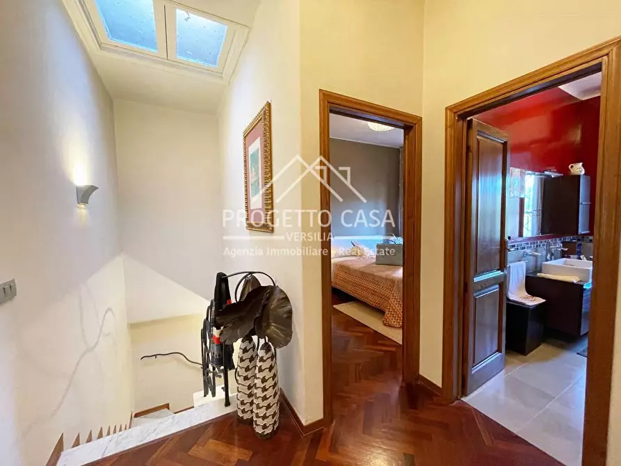Immagine 13 di Casa indipendente in vendita  in via colombo a Viareggio